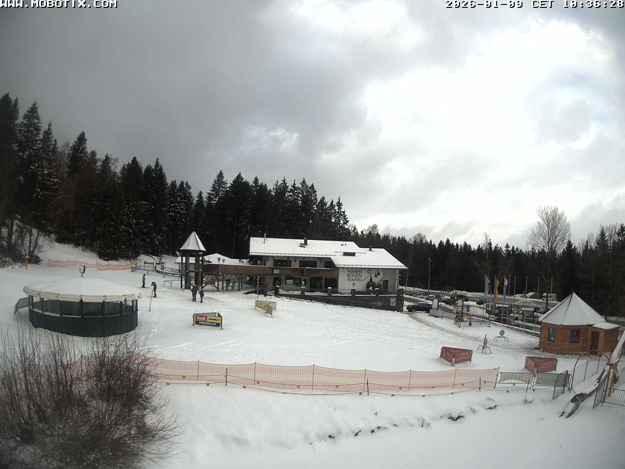 Archived image Webcam Hohenbogen: View Base Station
