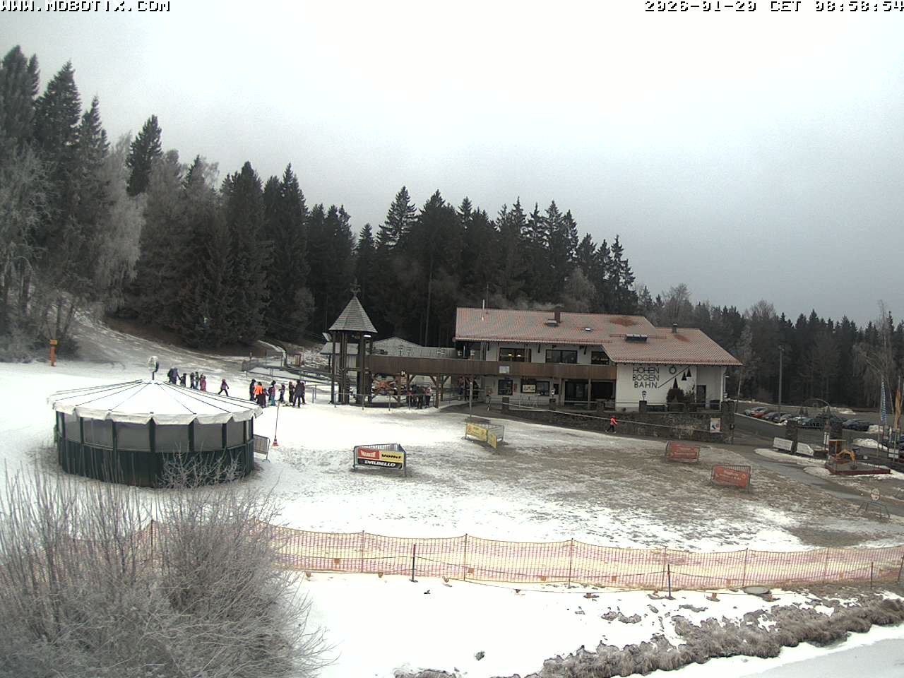 Archiv Foto Webcam Blick zur Talstation am Hohenbogen