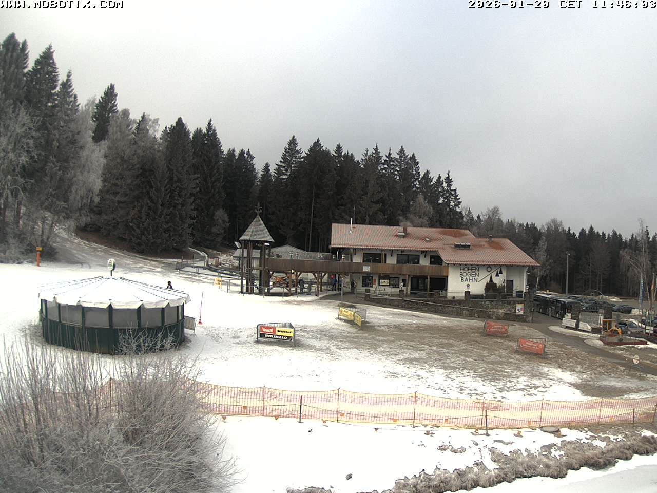 Archiv Foto Webcam Blick zur Talstation am Hohenbogen