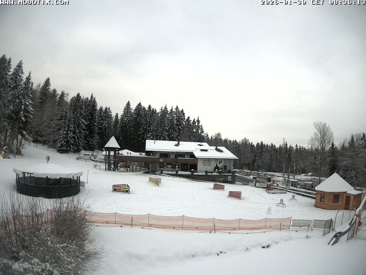 Archiv Foto Webcam Blick zur Talstation am Hohenbogen