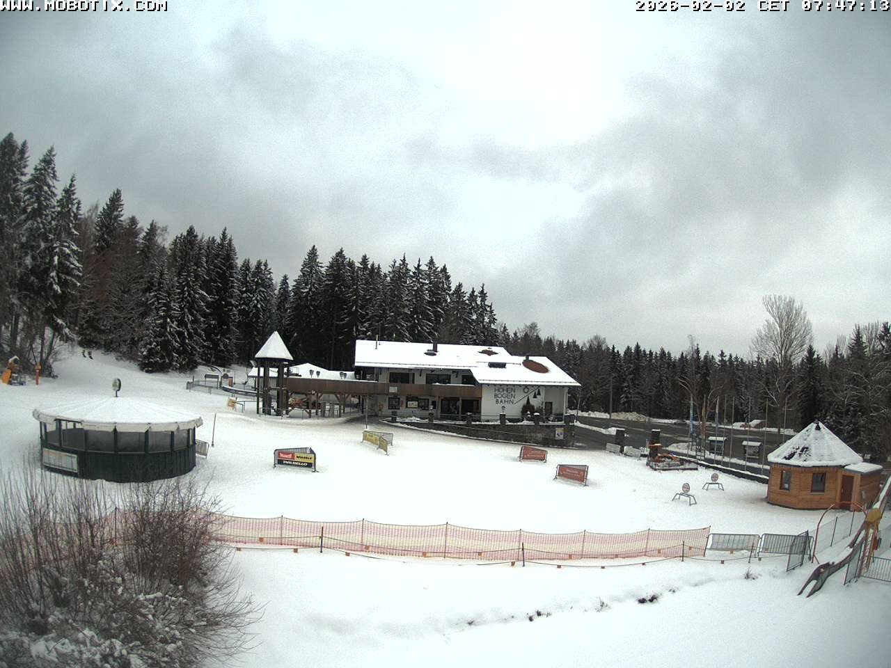 Archiv Foto Webcam Blick zur Talstation am Hohenbogen