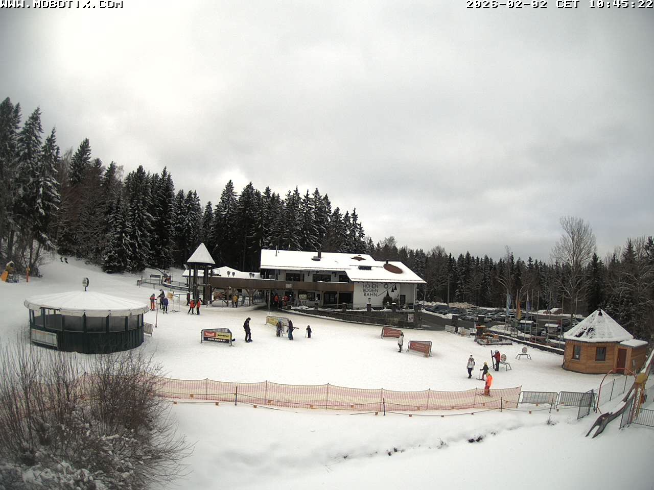 Archiv Foto Webcam Blick zur Talstation am Hohenbogen