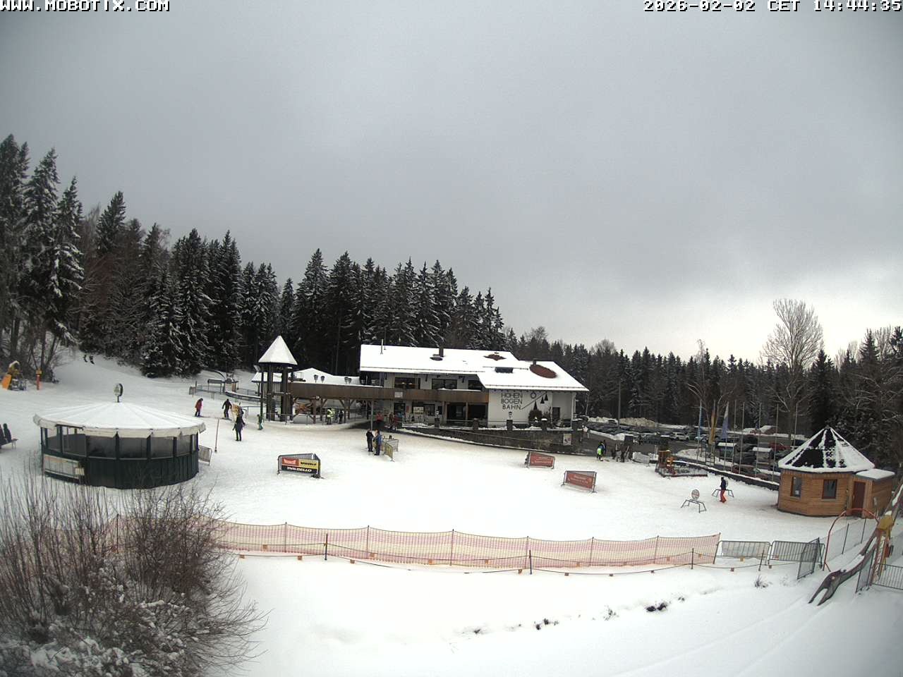 Archiv Foto Webcam Blick zur Talstation am Hohenbogen