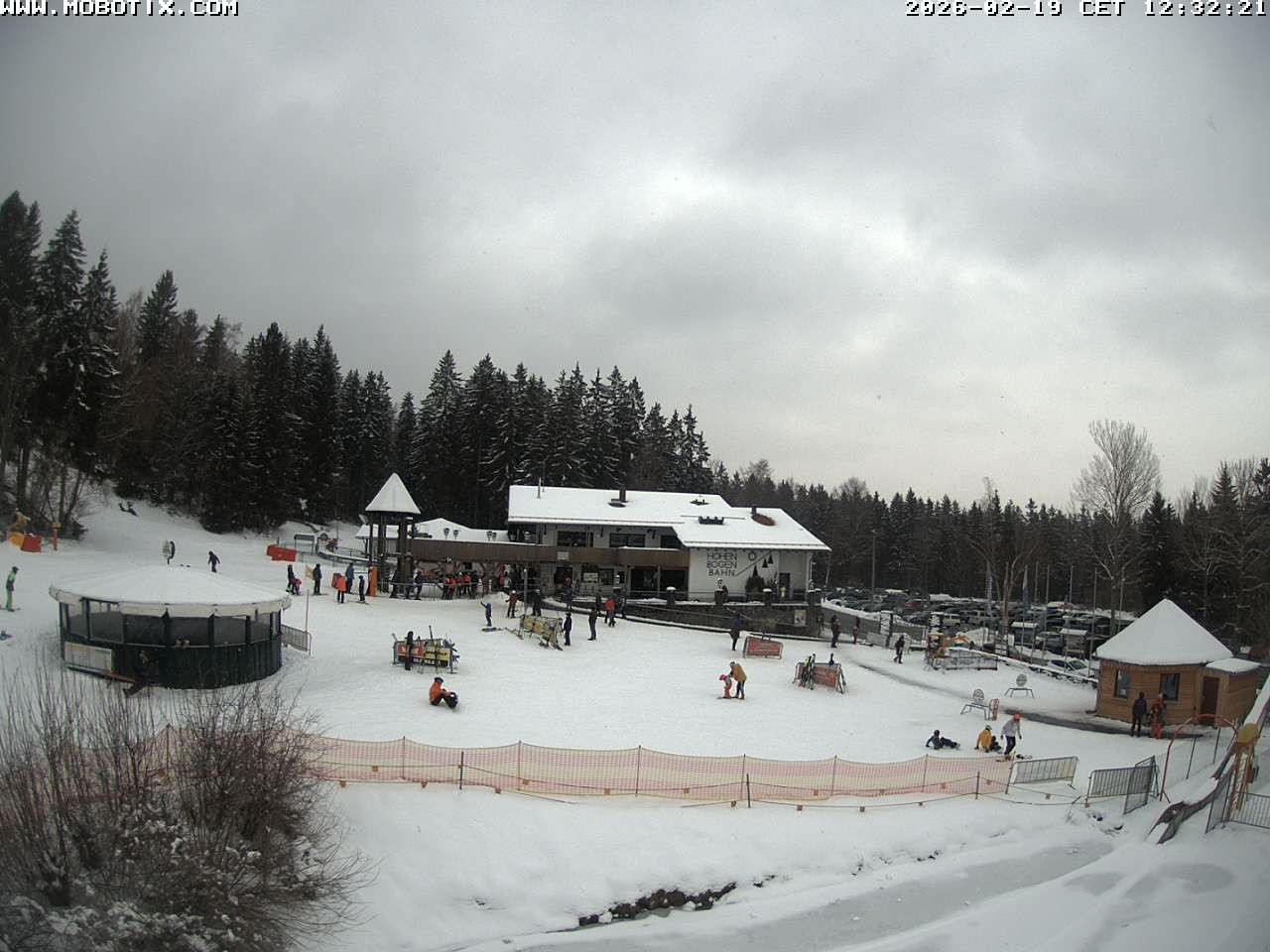 Archiv Foto Webcam Blick zur Talstation am Hohenbogen