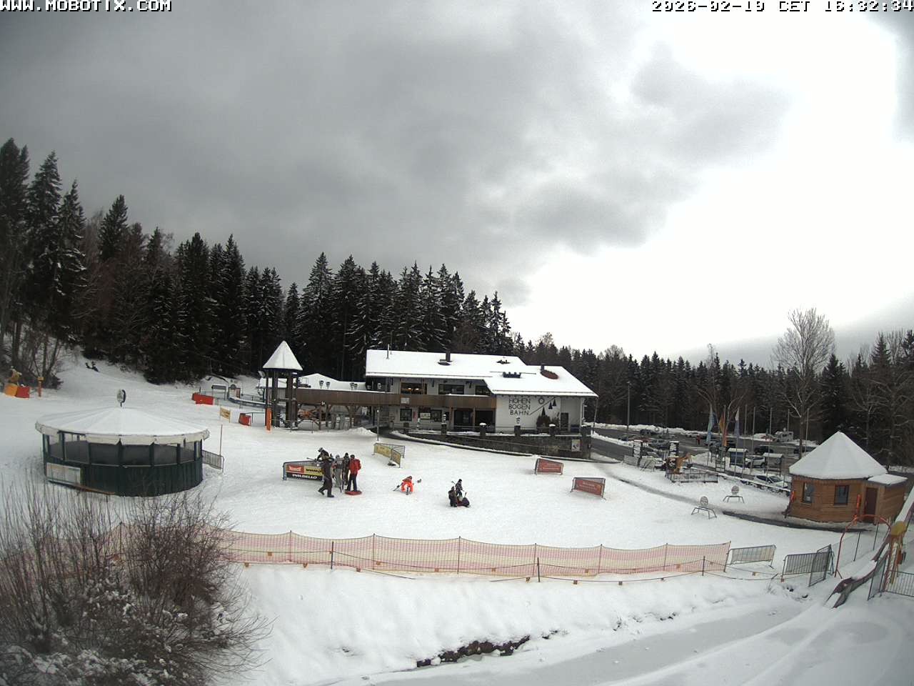 Archiv Foto Webcam Blick zur Talstation am Hohenbogen