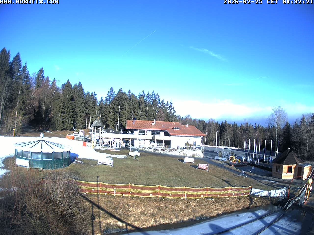 Archiv Foto Webcam Blick zur Talstation am Hohenbogen