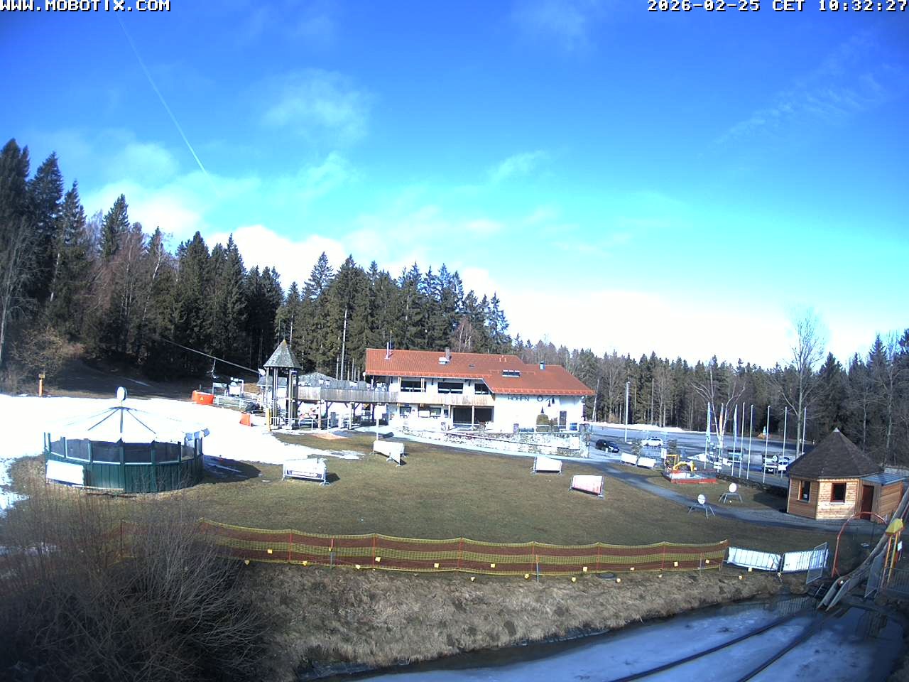 Archiv Foto Webcam Blick zur Talstation am Hohenbogen