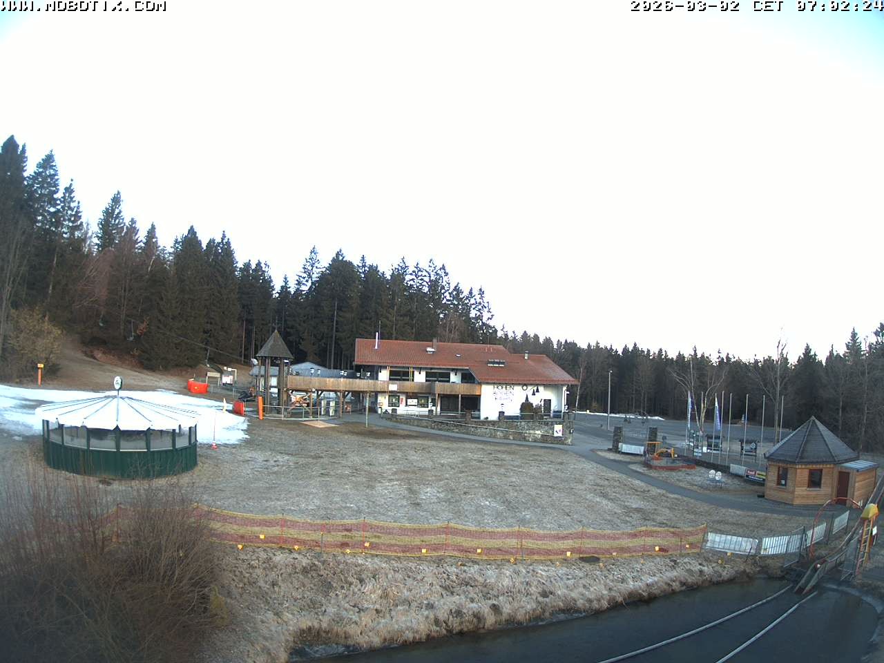 Archiv Foto Webcam Blick zur Talstation am Hohenbogen