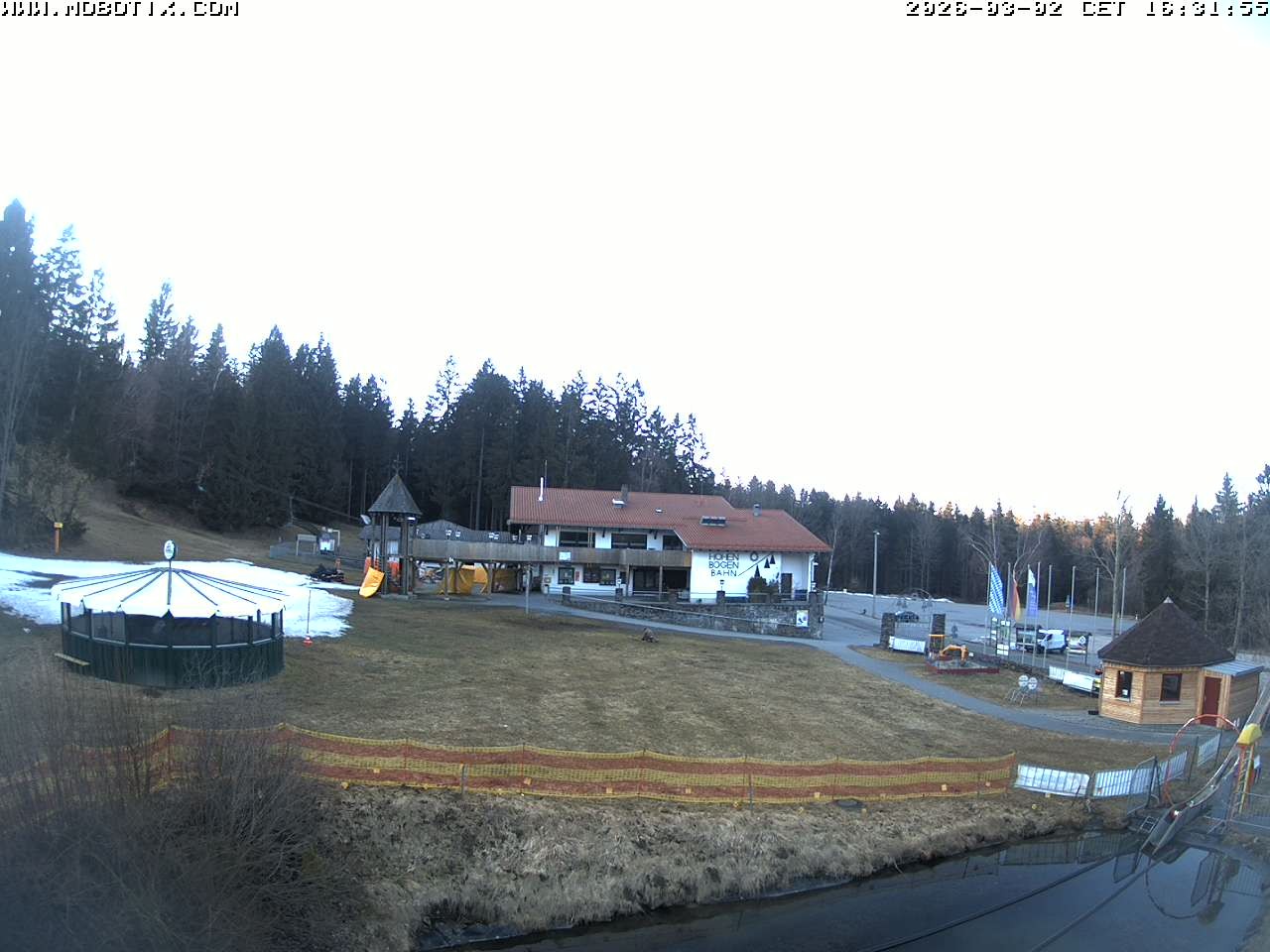 Archiv Foto Webcam Blick zur Talstation am Hohenbogen