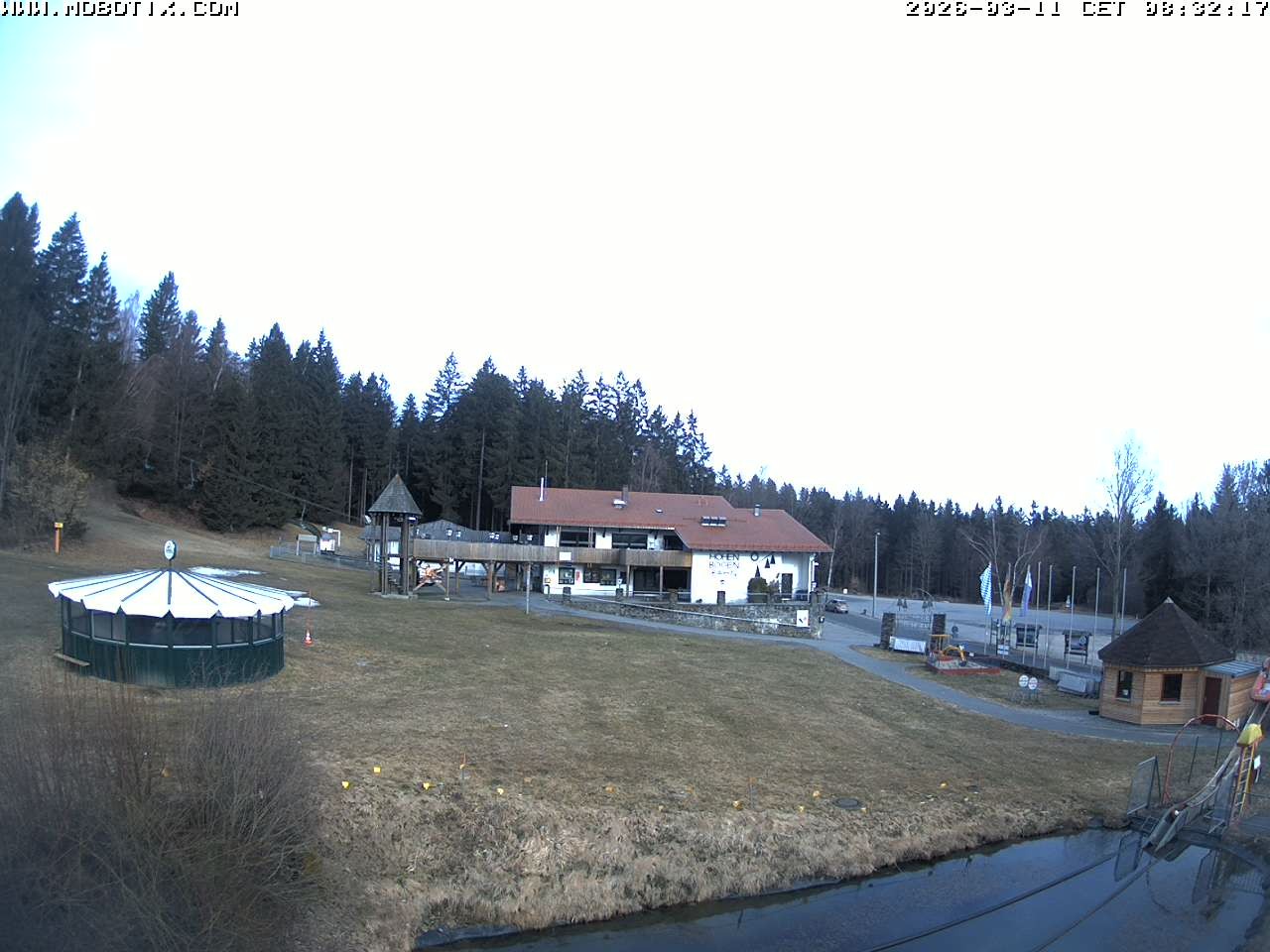 Archiv Foto Webcam Blick zur Talstation am Hohenbogen