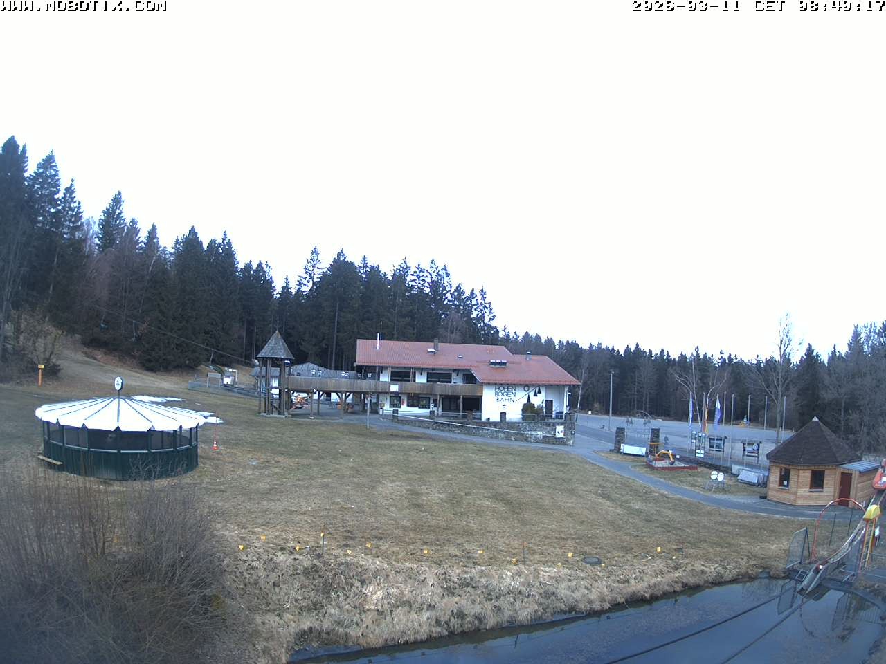 Archiv Foto Webcam Blick zur Talstation am Hohenbogen