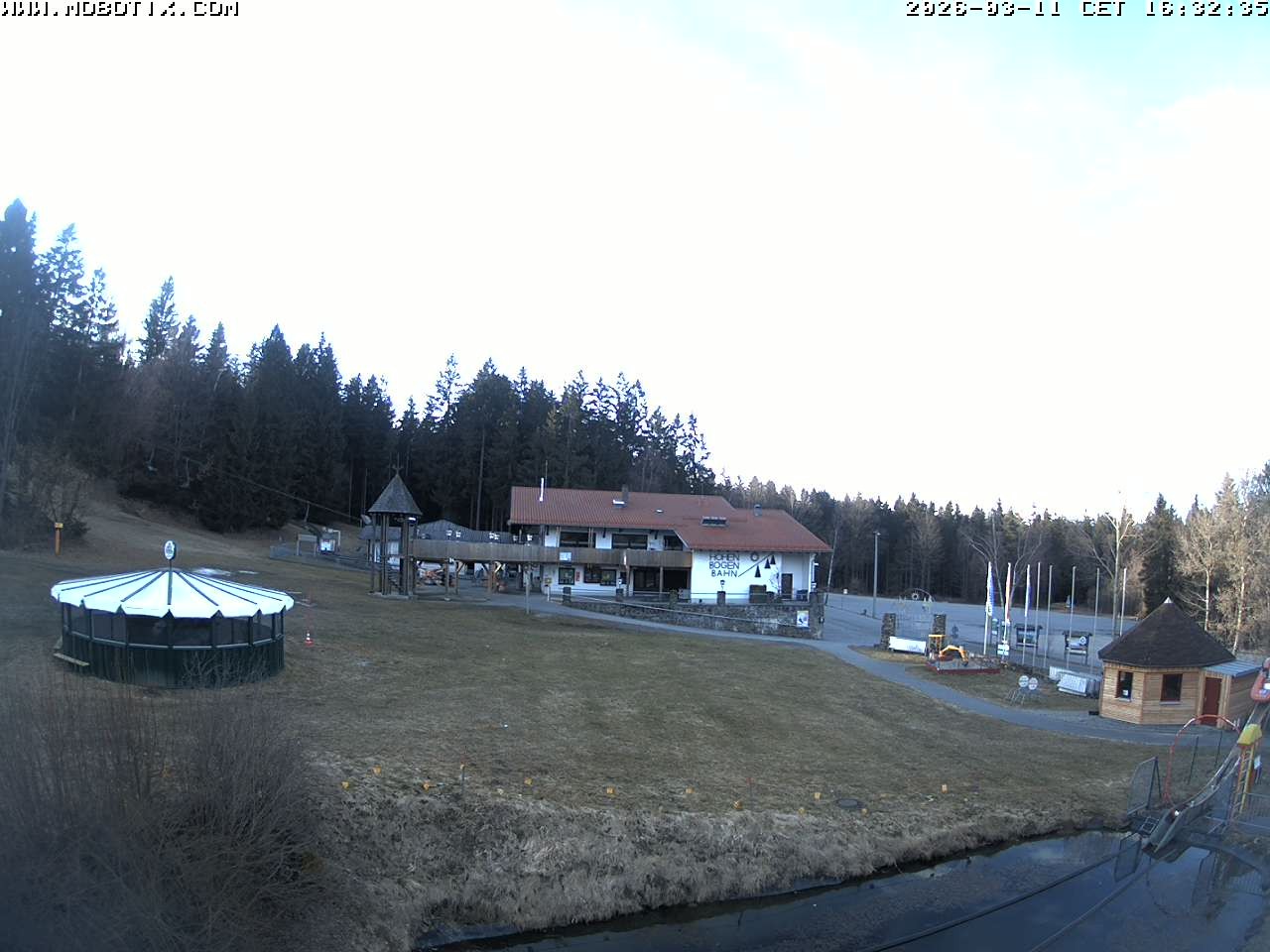 Archiv Foto Webcam Blick zur Talstation am Hohenbogen