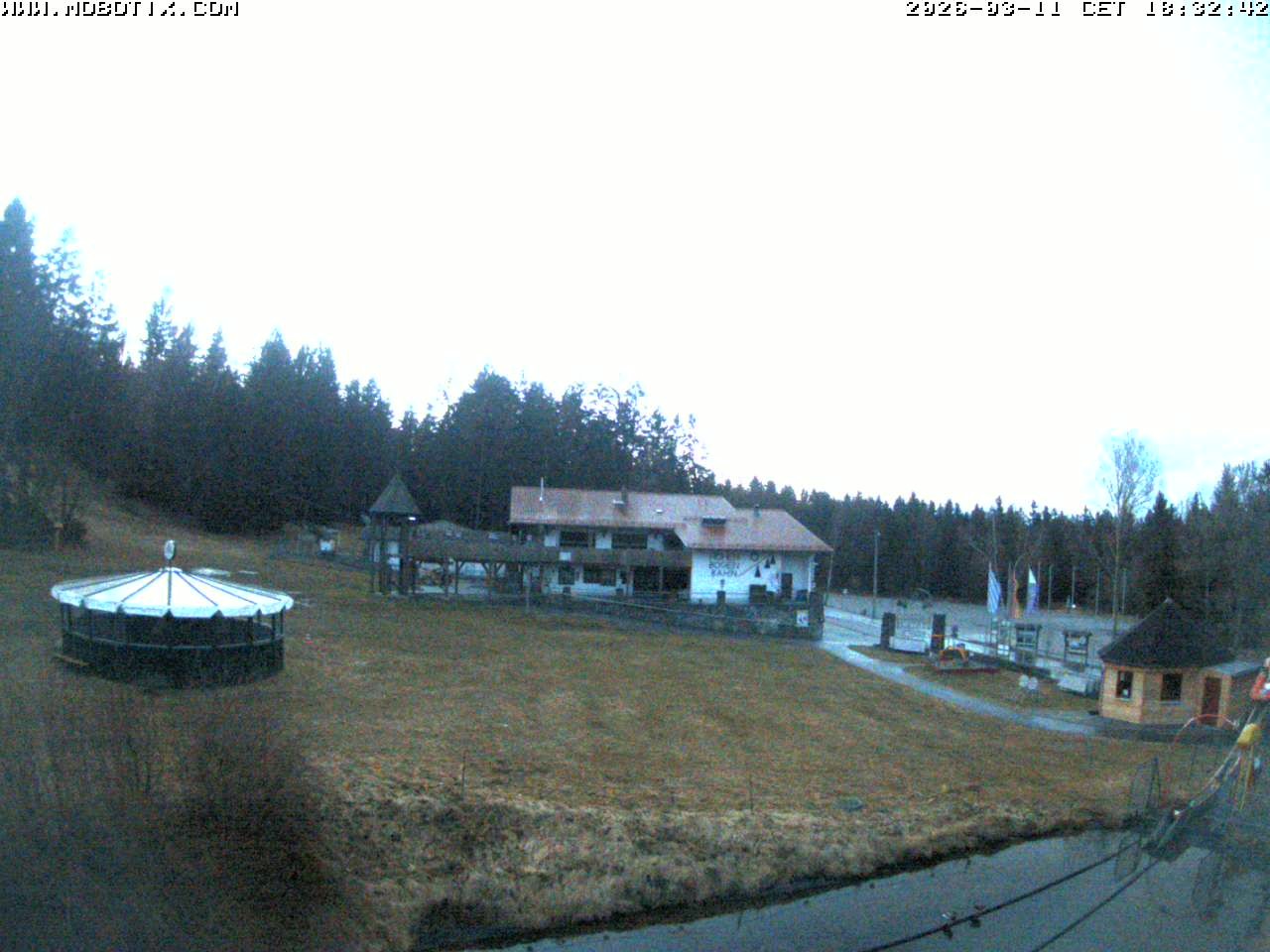 Archiv Foto Webcam Blick zur Talstation am Hohenbogen