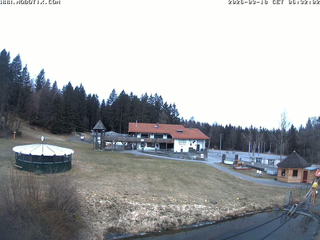 Archiv Foto Webcam Blick zur Talstation am Hohenbogen