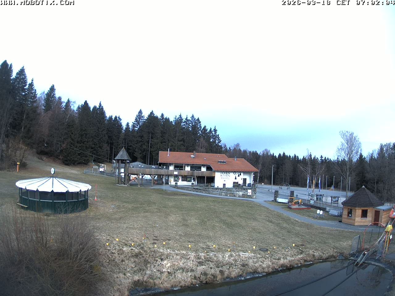 Archiv Foto Webcam Blick zur Talstation am Hohenbogen
