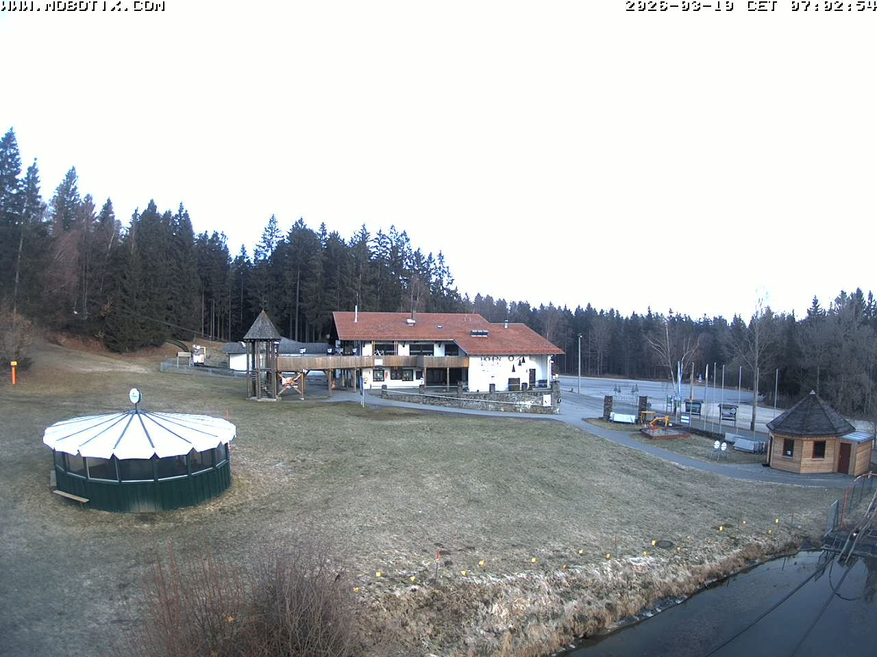 Archiv Foto Webcam Blick zur Talstation am Hohenbogen