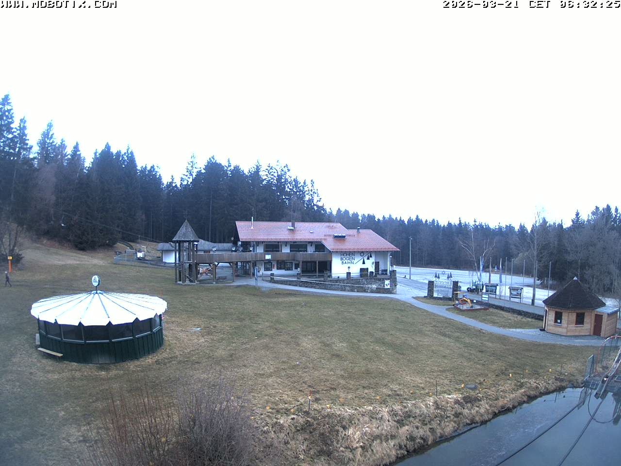 Archiv Foto Webcam Blick zur Talstation am Hohenbogen