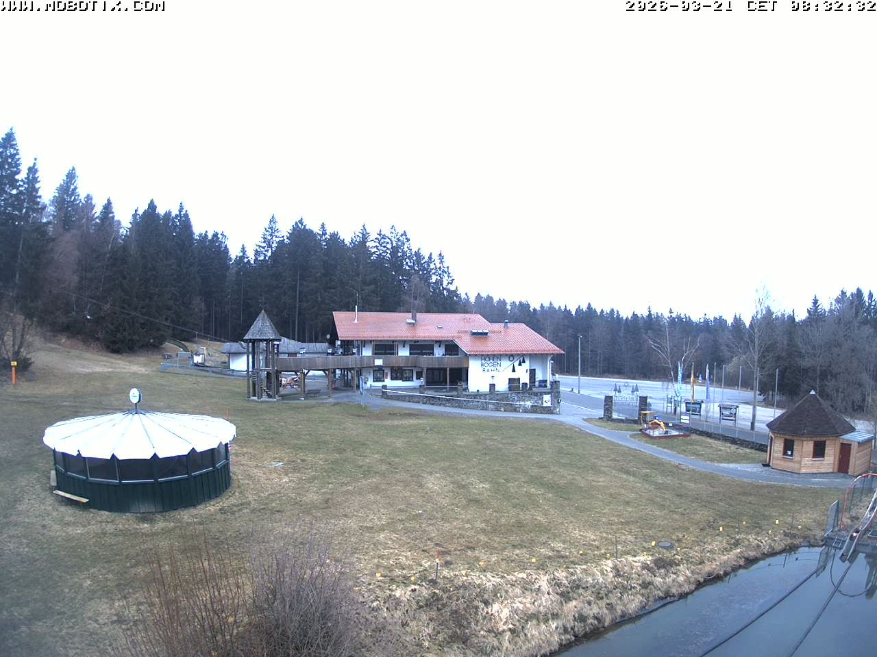 Archiv Foto Webcam Blick zur Talstation am Hohenbogen