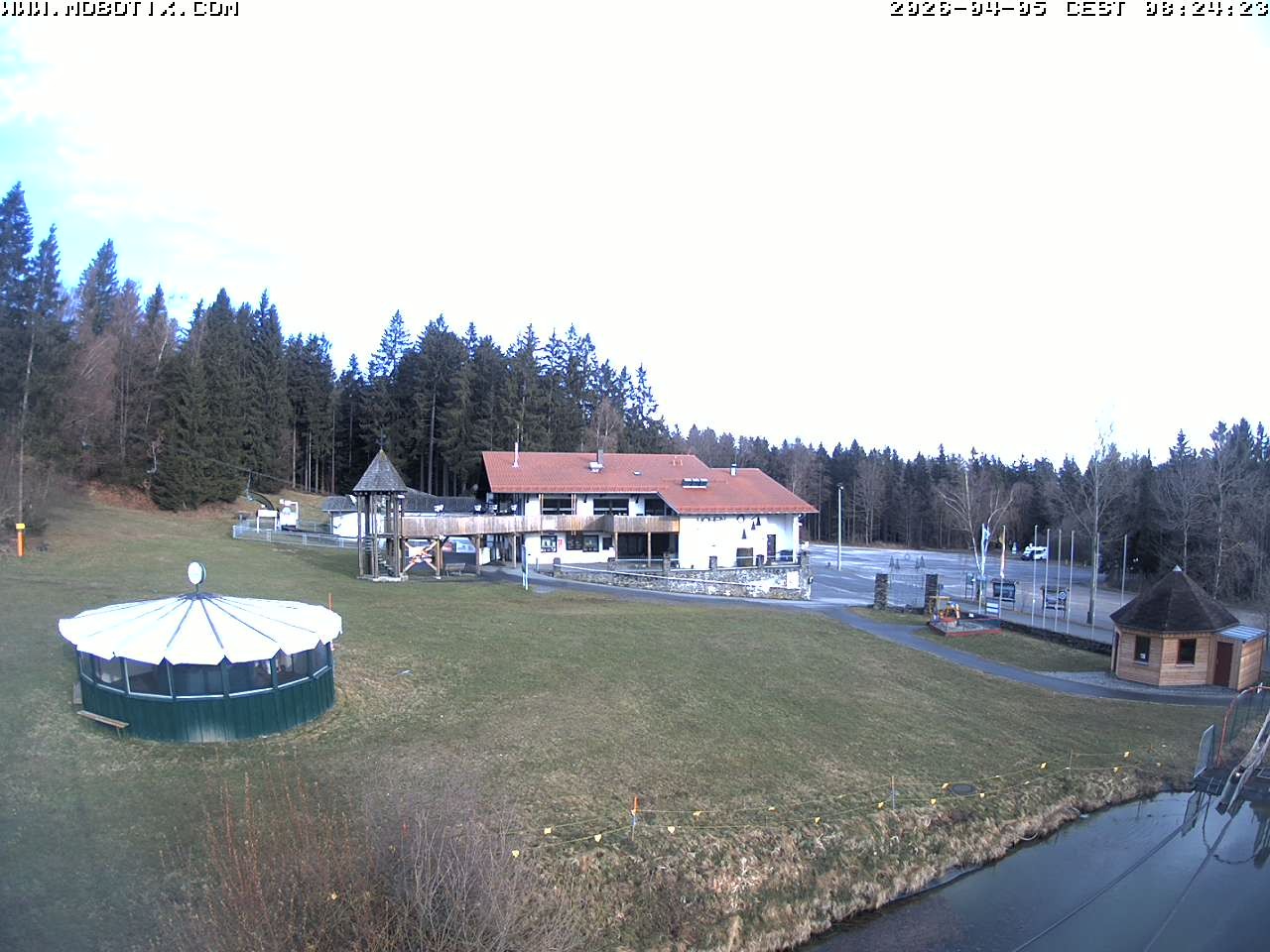 Archiv Foto Webcam Blick zur Talstation am Hohenbogen