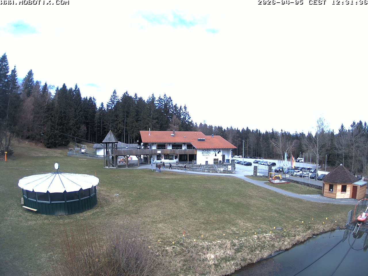 Archiv Foto Webcam Blick zur Talstation am Hohenbogen