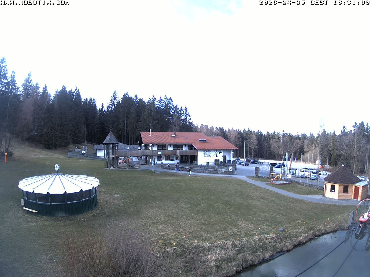 Archiv Foto Webcam Blick zur Talstation am Hohenbogen