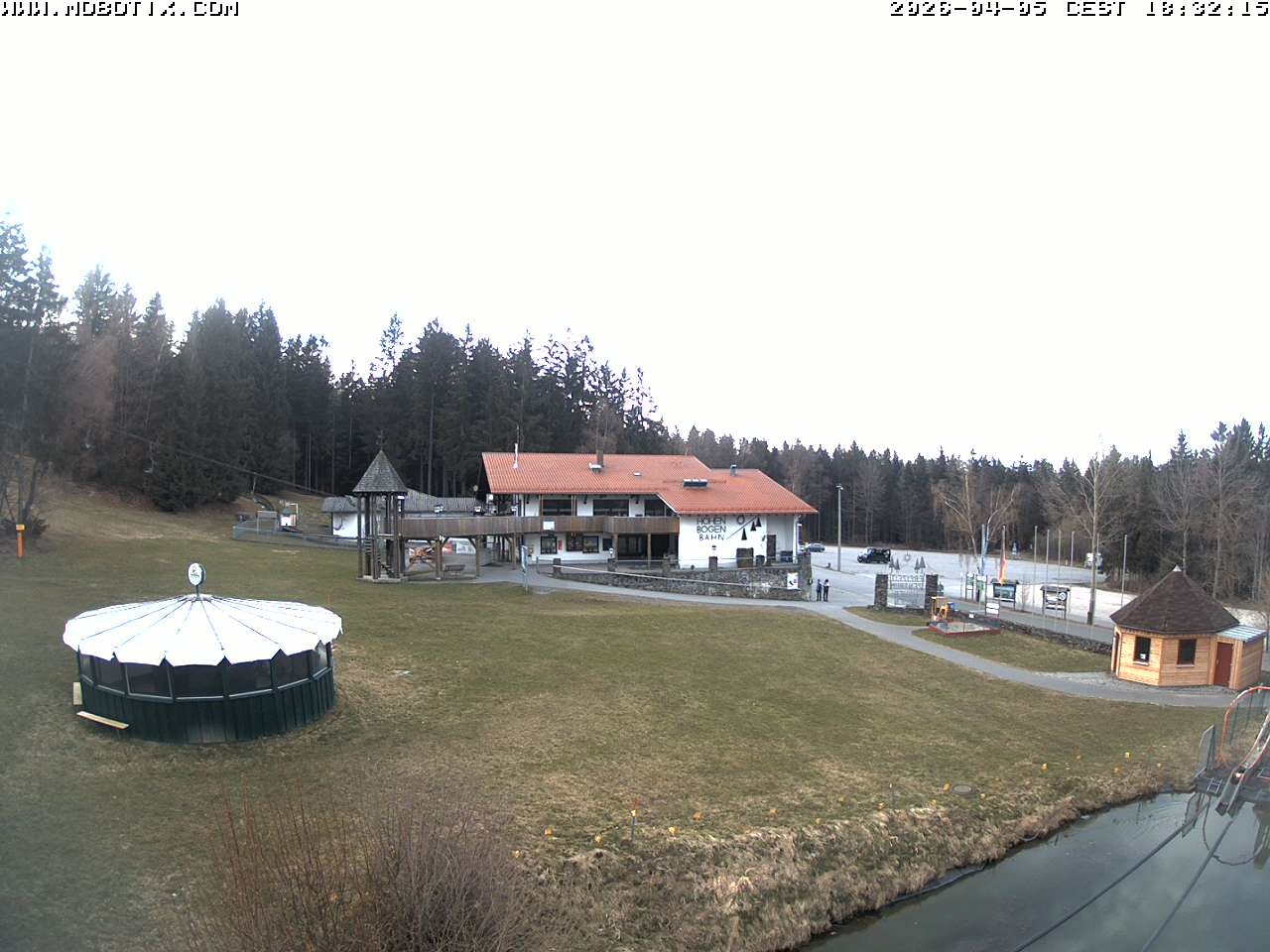 Archiv Foto Webcam Blick zur Talstation am Hohenbogen