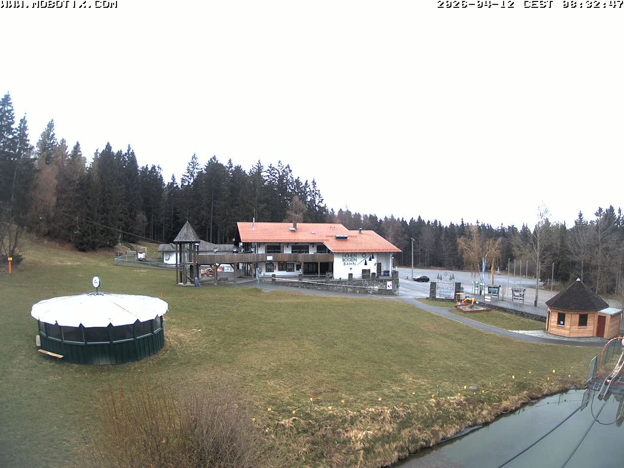 Archiv Foto Webcam Blick zur Talstation am Hohenbogen