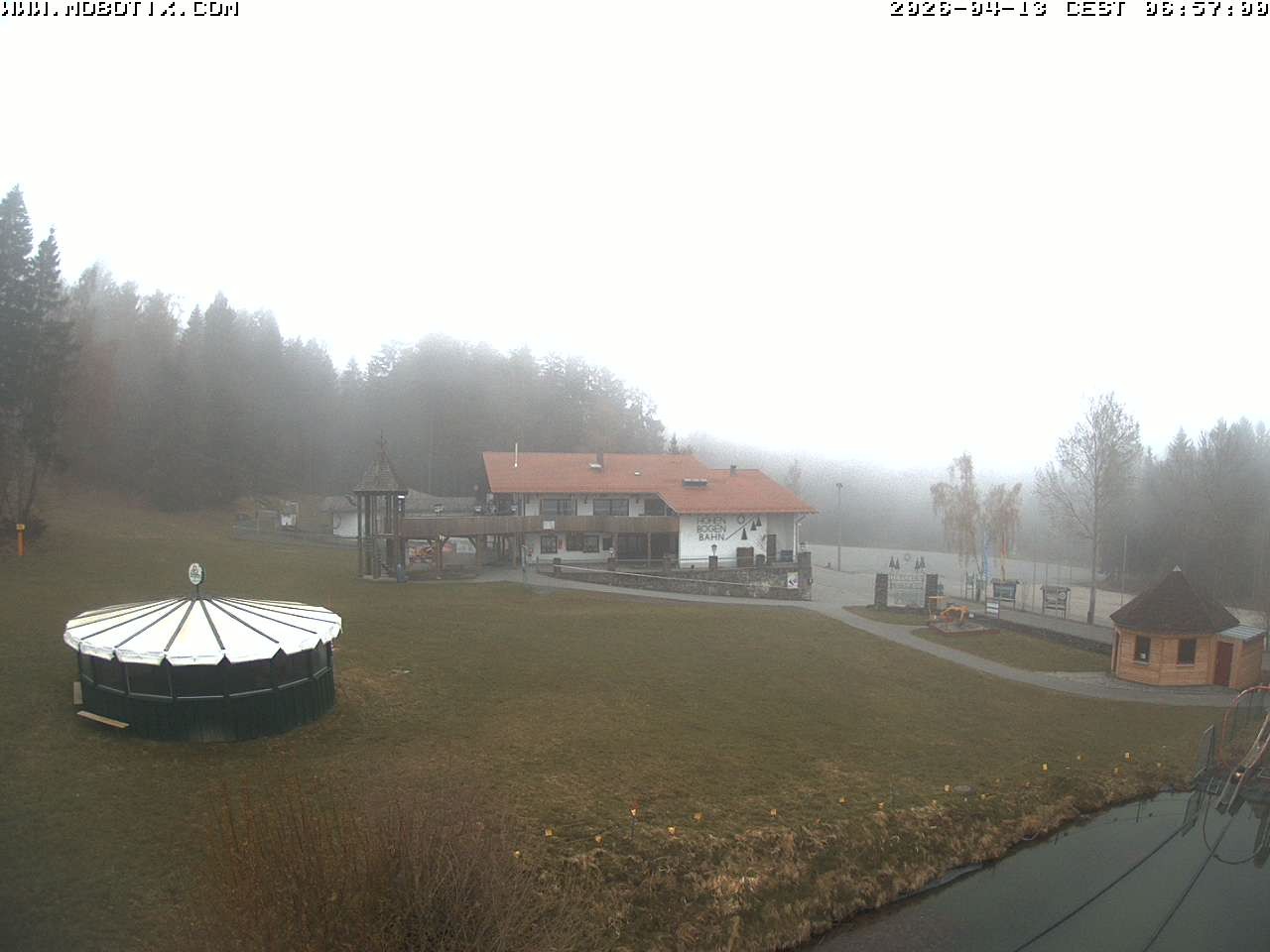 Archiv Foto Webcam Blick zur Talstation am Hohenbogen