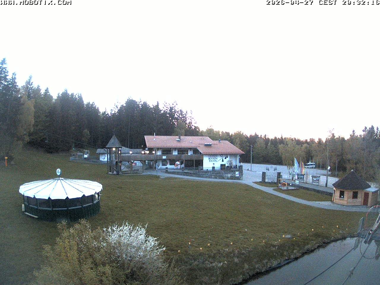Archiv Foto Webcam Blick zur Talstation am Hohenbogen