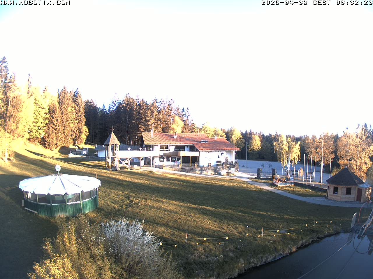 Archiv Foto Webcam Blick zur Talstation am Hohenbogen