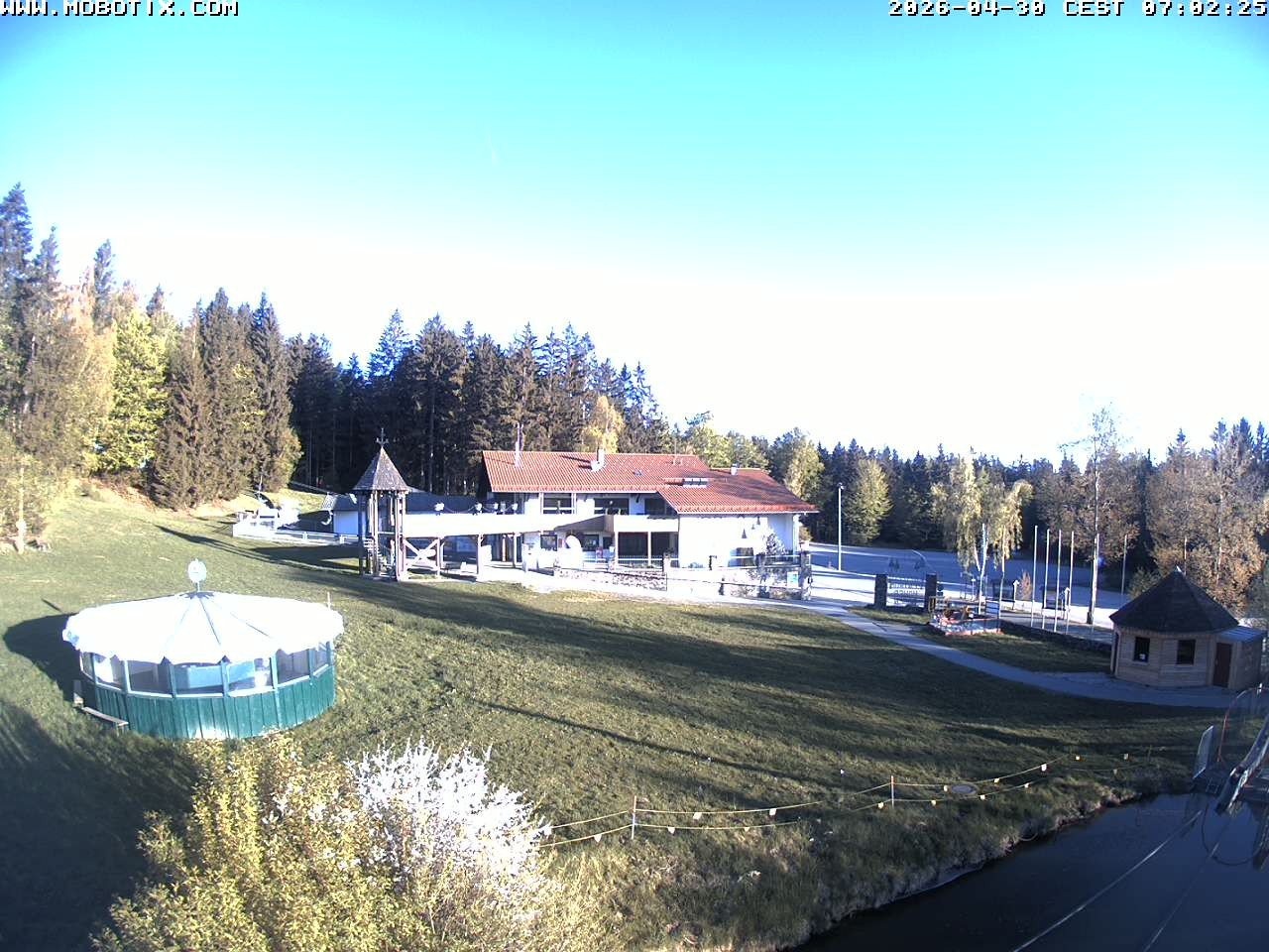 Archiv Foto Webcam Blick zur Talstation am Hohenbogen