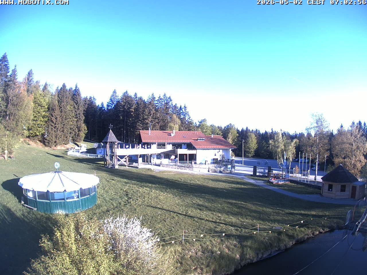 Archiv Foto Webcam Blick zur Talstation am Hohenbogen