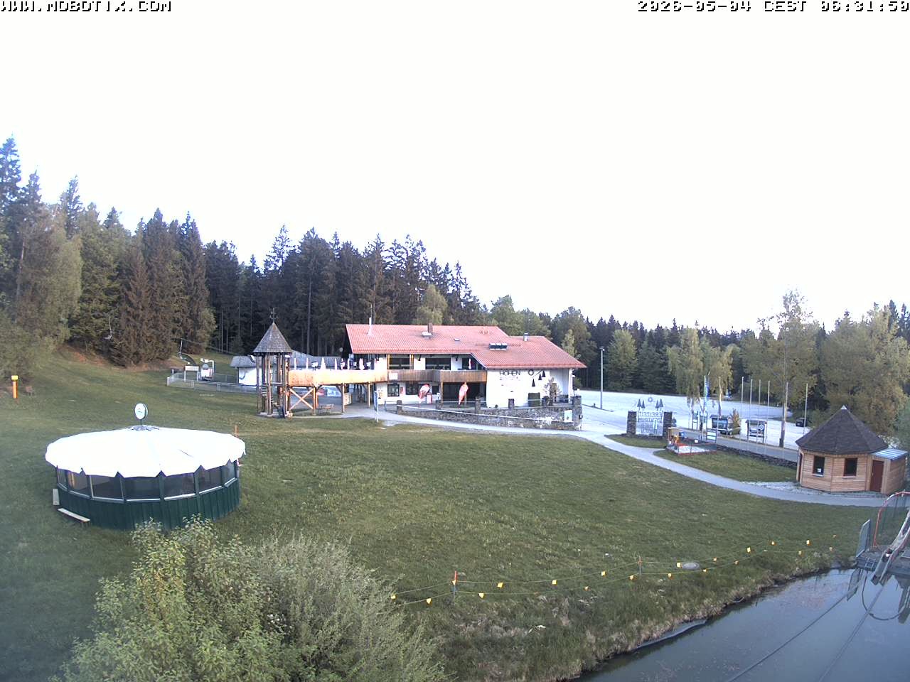 Archiv Foto Webcam Blick zur Talstation am Hohenbogen
