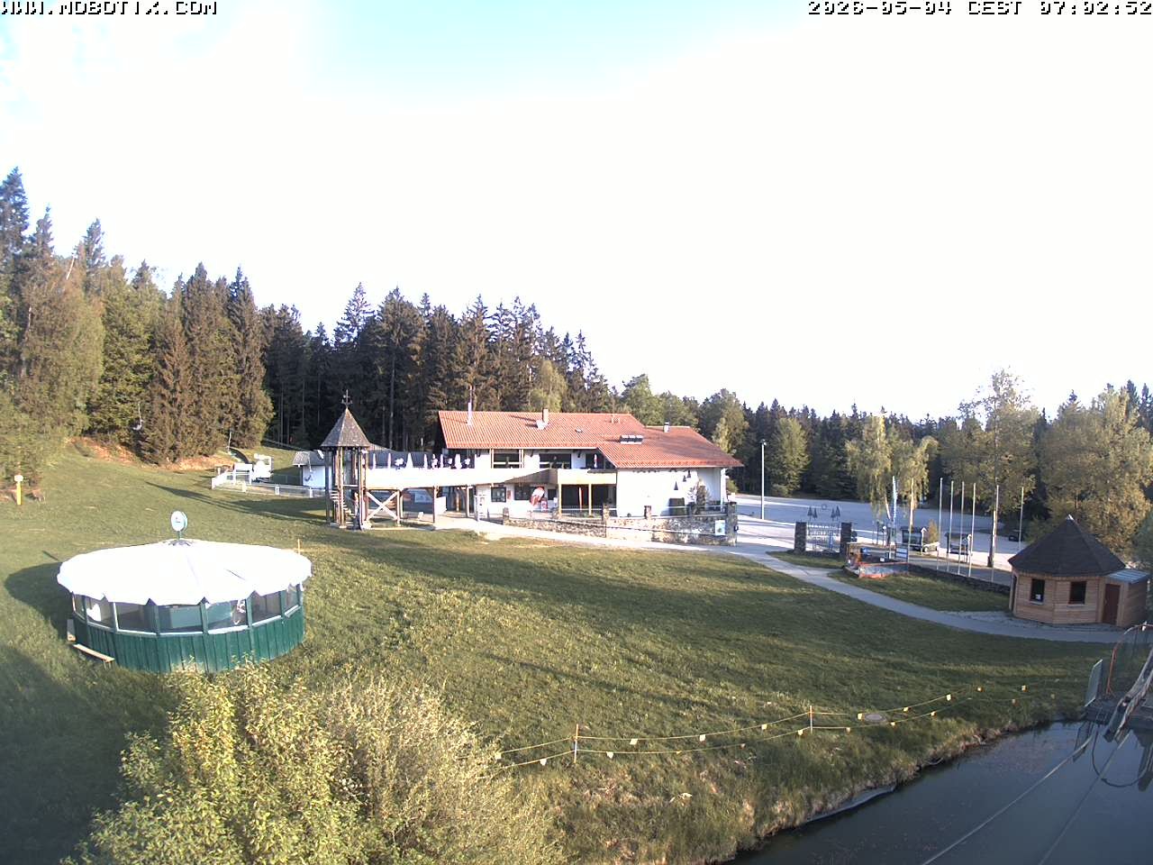 Archiv Foto Webcam Blick zur Talstation am Hohenbogen