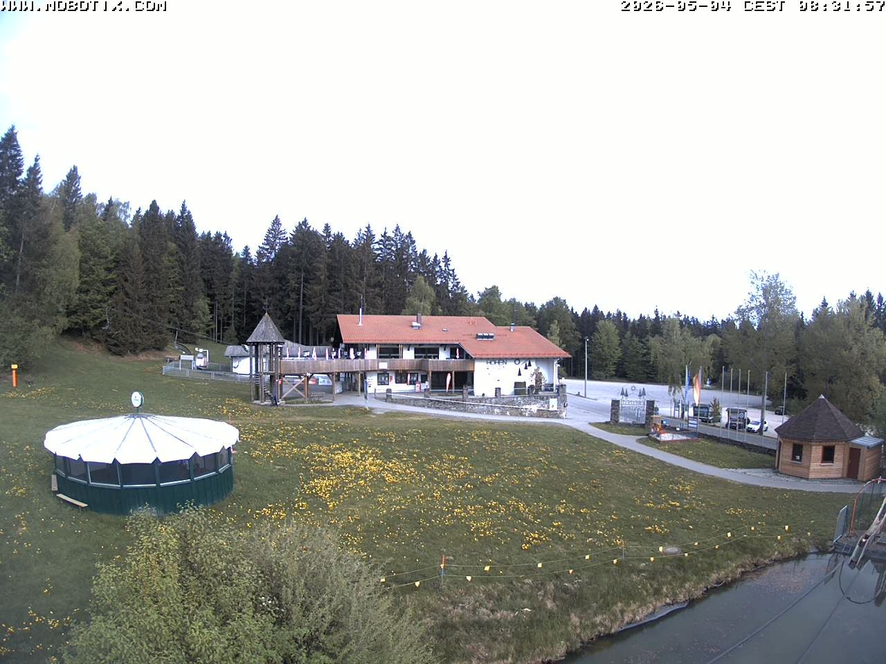 Archiv Foto Webcam Blick zur Talstation am Hohenbogen