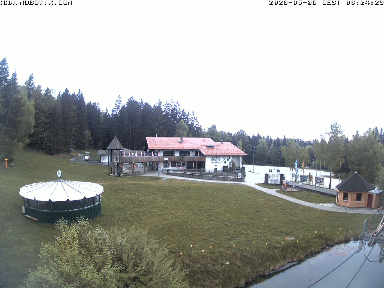 Archiv Foto Webcam Blick zur Talstation am Hohenbogen