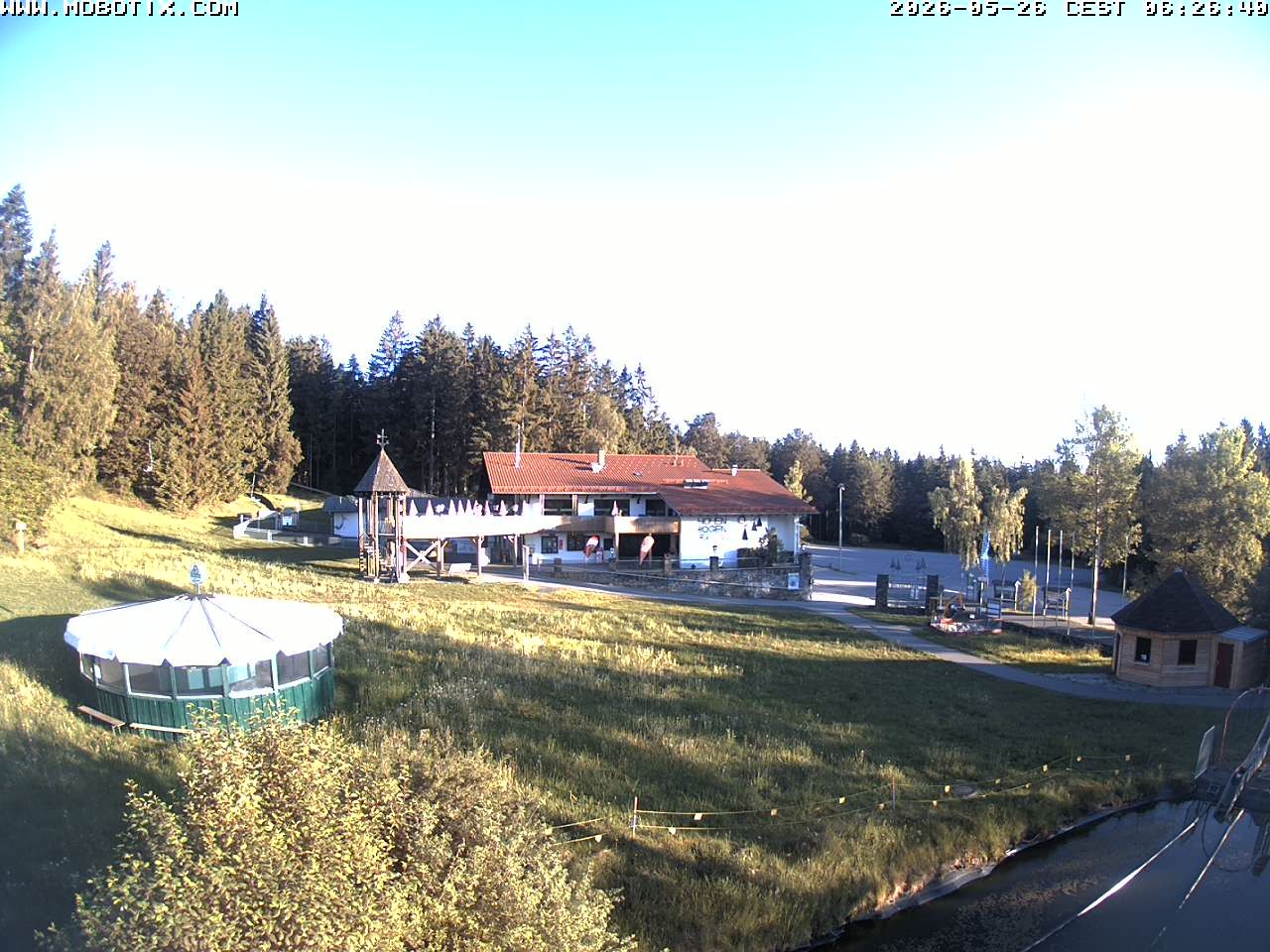 Archiv Foto Webcam Blick zur Talstation am Hohenbogen