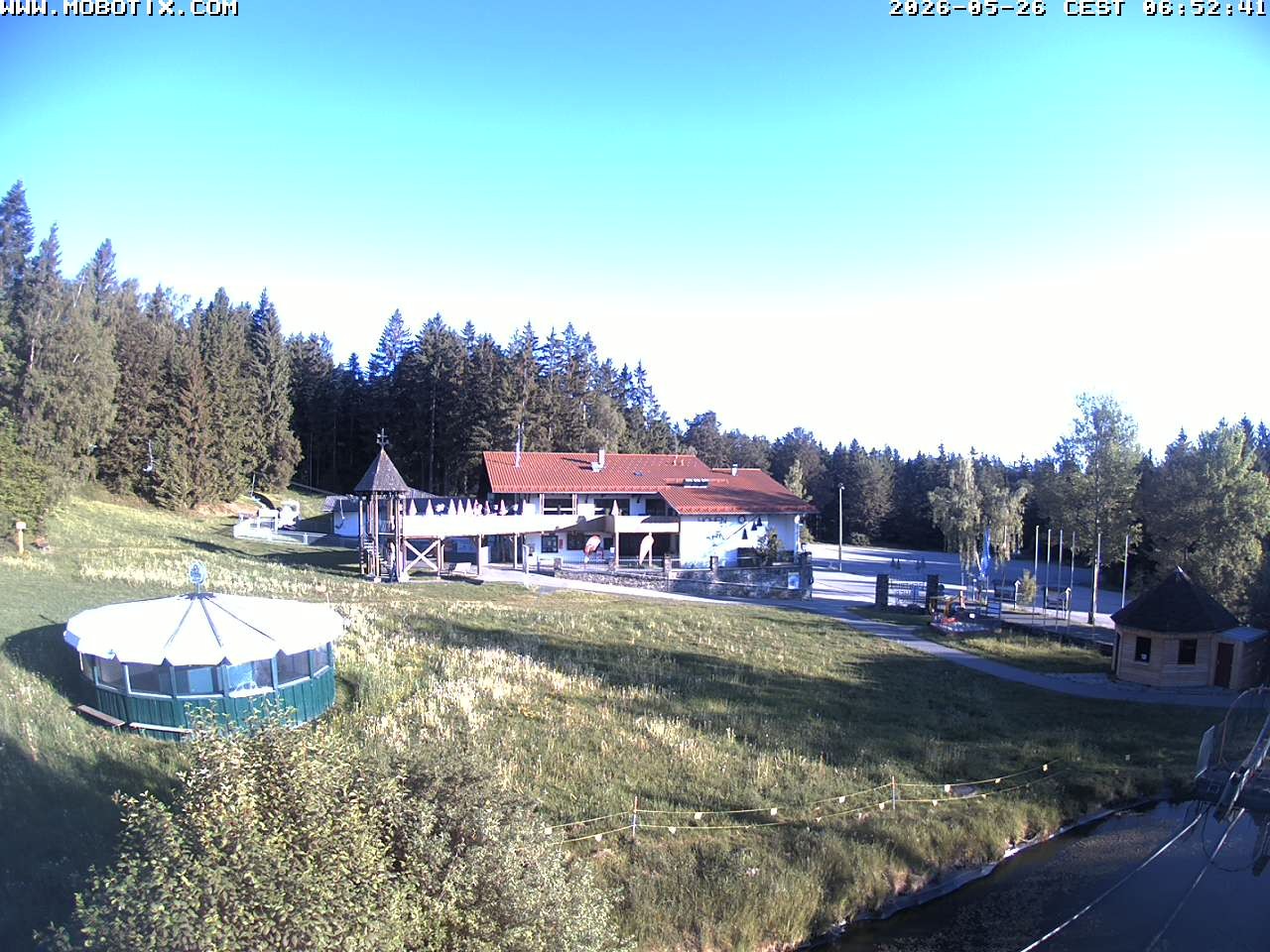 Archiv Foto Webcam Blick zur Talstation am Hohenbogen