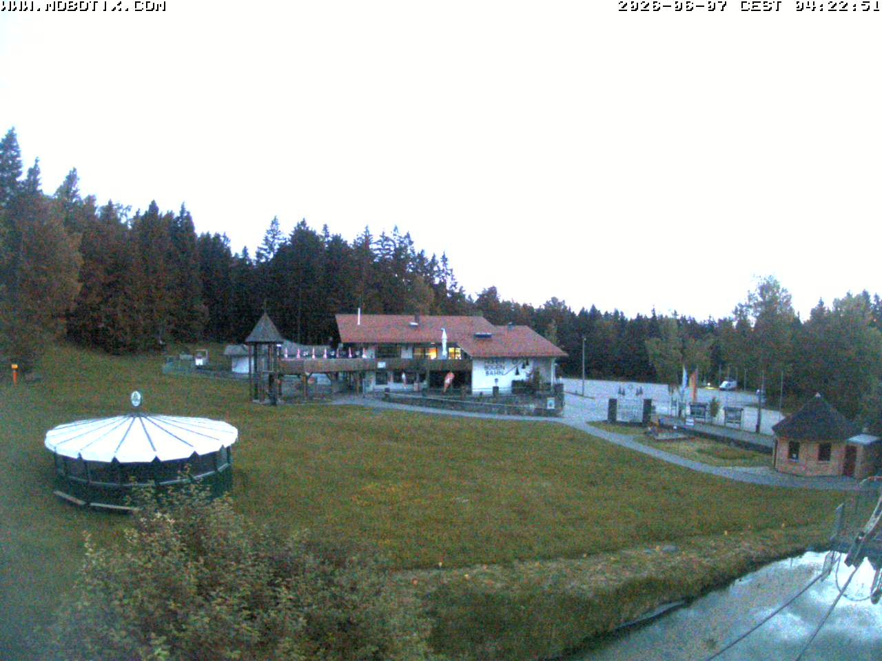 Archiv Foto Webcam Blick zur Talstation am Hohenbogen
