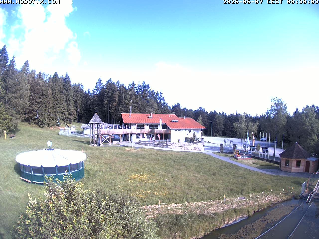 Archiv Foto Webcam Blick zur Talstation am Hohenbogen