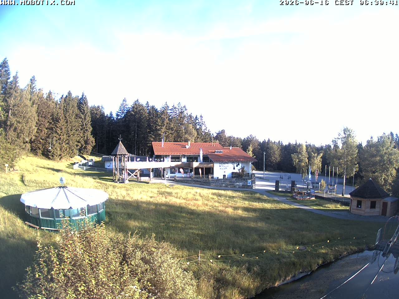Archiv Foto Webcam Blick zur Talstation am Hohenbogen