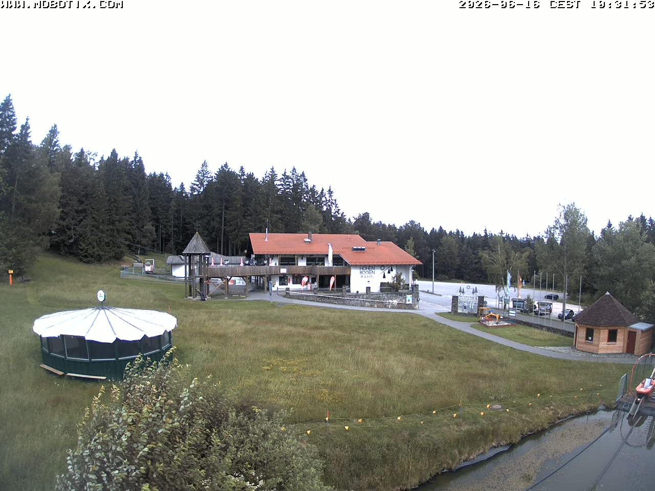 Archiv Foto Webcam Blick zur Talstation am Hohenbogen