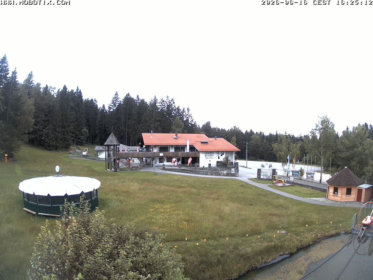 Archiv Foto Webcam Blick zur Talstation am Hohenbogen