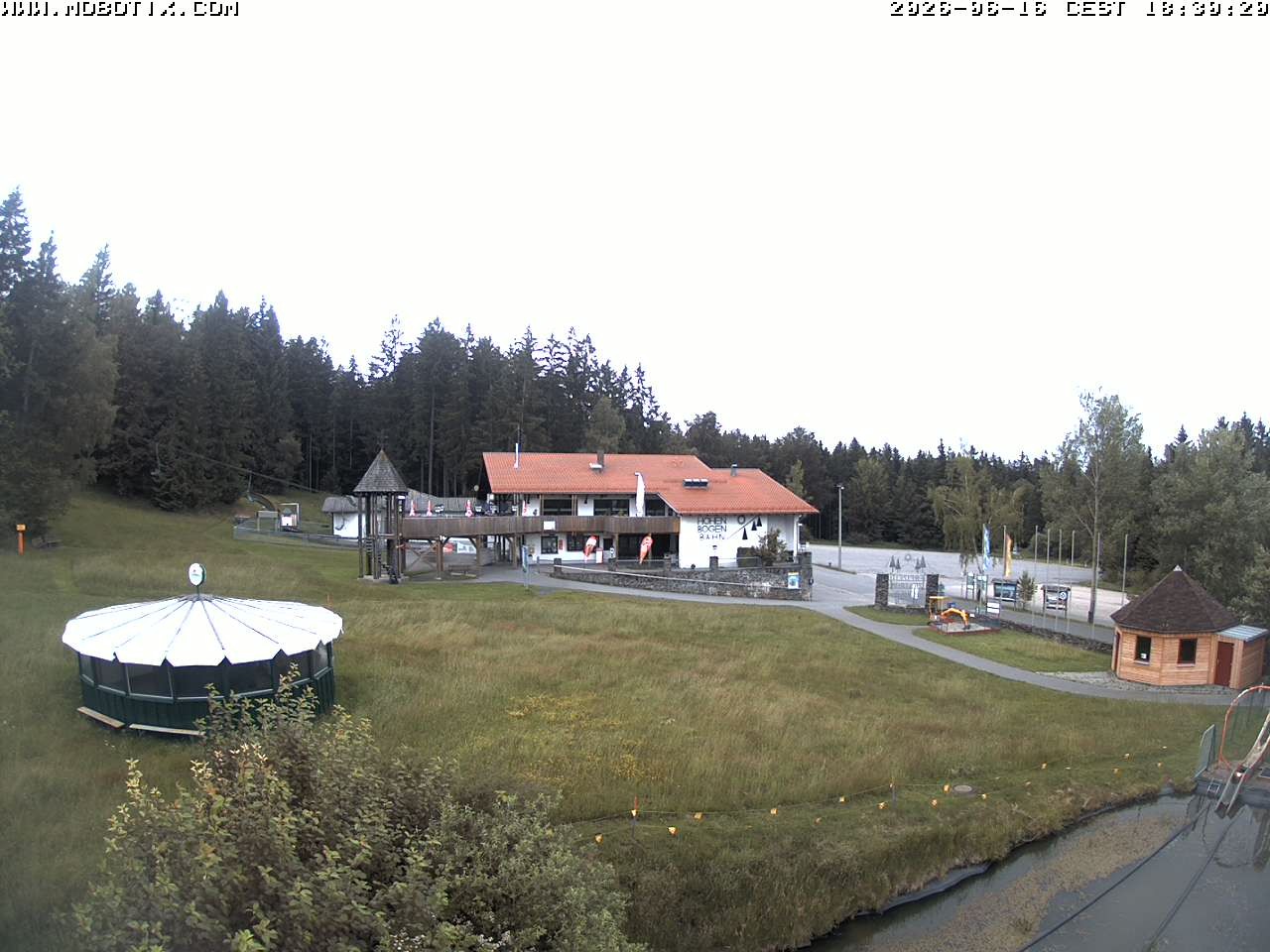 Archiv Foto Webcam Blick zur Talstation am Hohenbogen