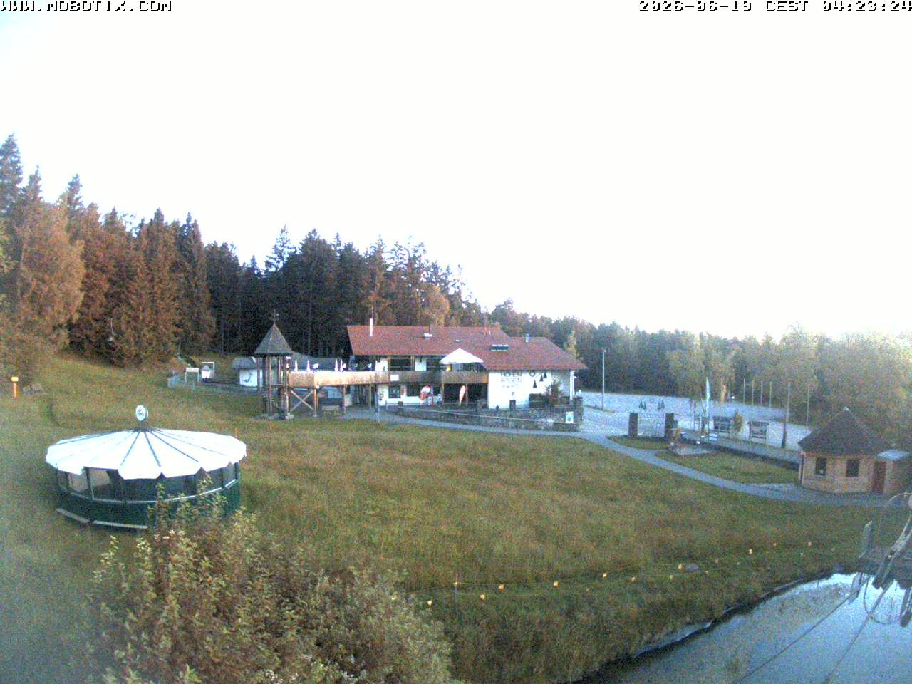 Archiv Foto Webcam Blick zur Talstation am Hohenbogen