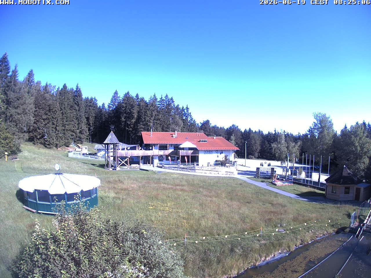 Archiv Foto Webcam Blick zur Talstation am Hohenbogen