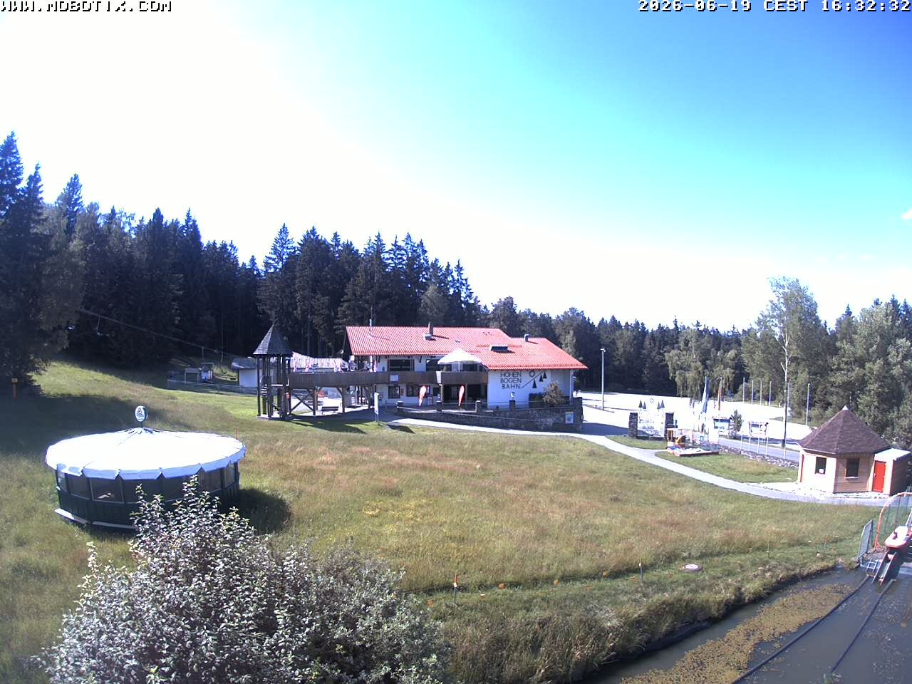 Archiv Foto Webcam Blick zur Talstation am Hohenbogen