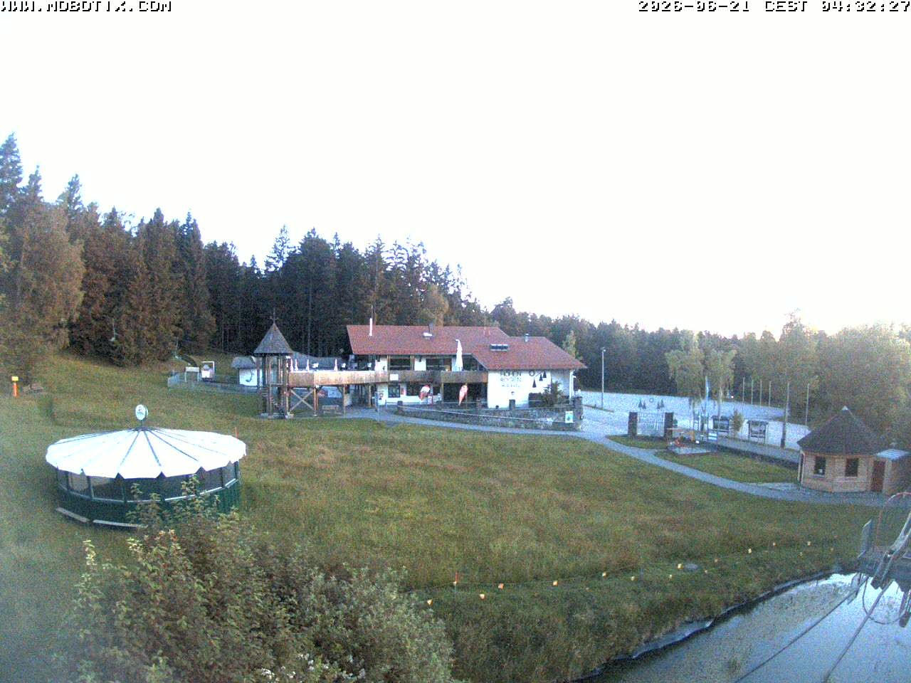 Archiv Foto Webcam Blick zur Talstation am Hohenbogen