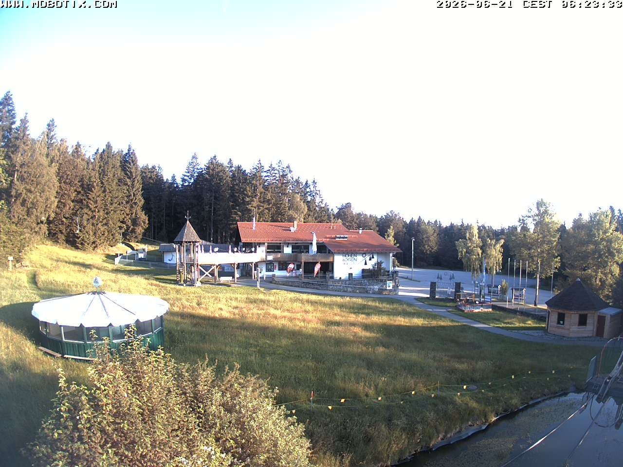 Archiv Foto Webcam Blick zur Talstation am Hohenbogen