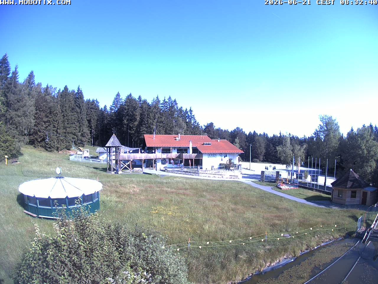 Archiv Foto Webcam Blick zur Talstation am Hohenbogen